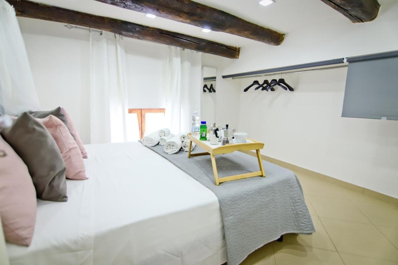 Napule - Loft Apartment Napoli Bagian luar foto